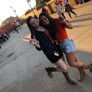 Meet your Posher, Sam